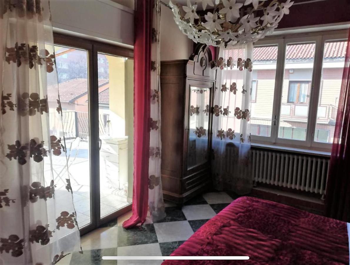 Yellow House Apartment Turin