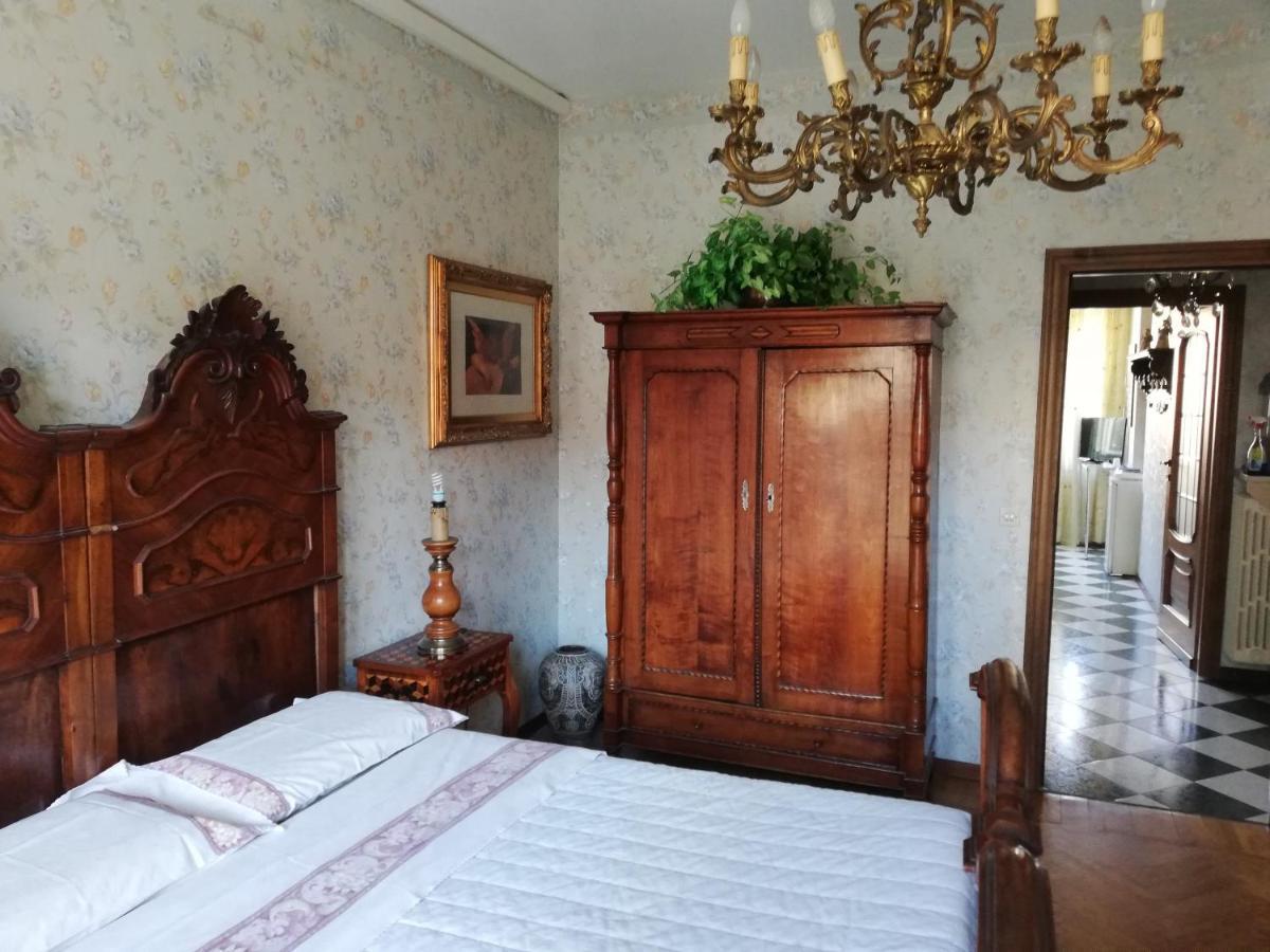 Yellow House Apartment Turin